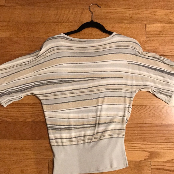 White House Black Market Short Sleeved Sweater - Picture 8 of 9